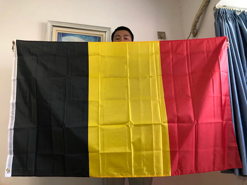 Drapeau de la Belgique 90x150 cm – Bannière en Polyester (Suspension intérieure/extérieur) BLACKBEARD OUTDOOR INDUSTRIES