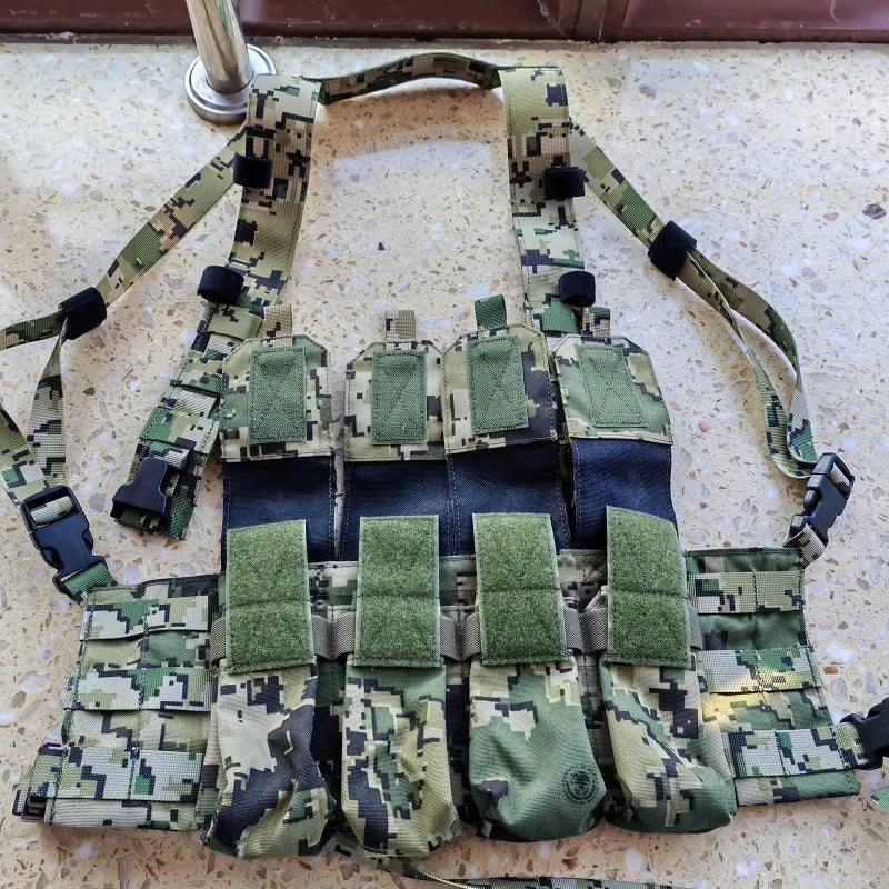 Chest rig léger quadruple porte-chargeurs