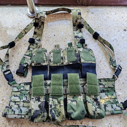 Chest rig léger quadruple porte-chargeurs