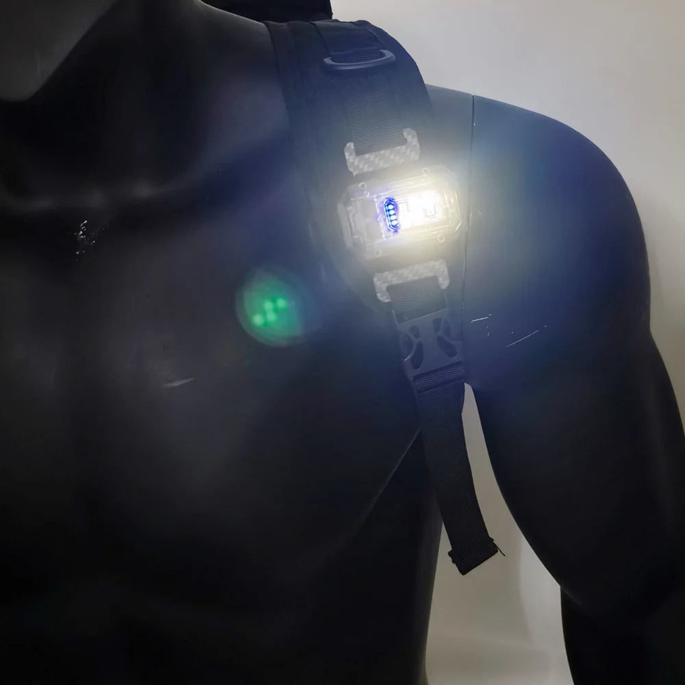 Lampe Tactique EDC - Lampe Mini Portable avec Plaque en Boucle et Crochet, Idéale pour Camping, Randonnée et Sécurité BLACKBEARD OUTDOOR INDUSTRIES