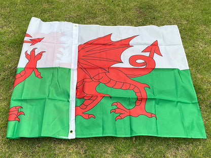Drapeau du Pays de Galles (Wales) – 90x150 cm – Polyester – Drapeau du Dragon Rouge BLACKBEARD OUTDOOR INDUSTRIES