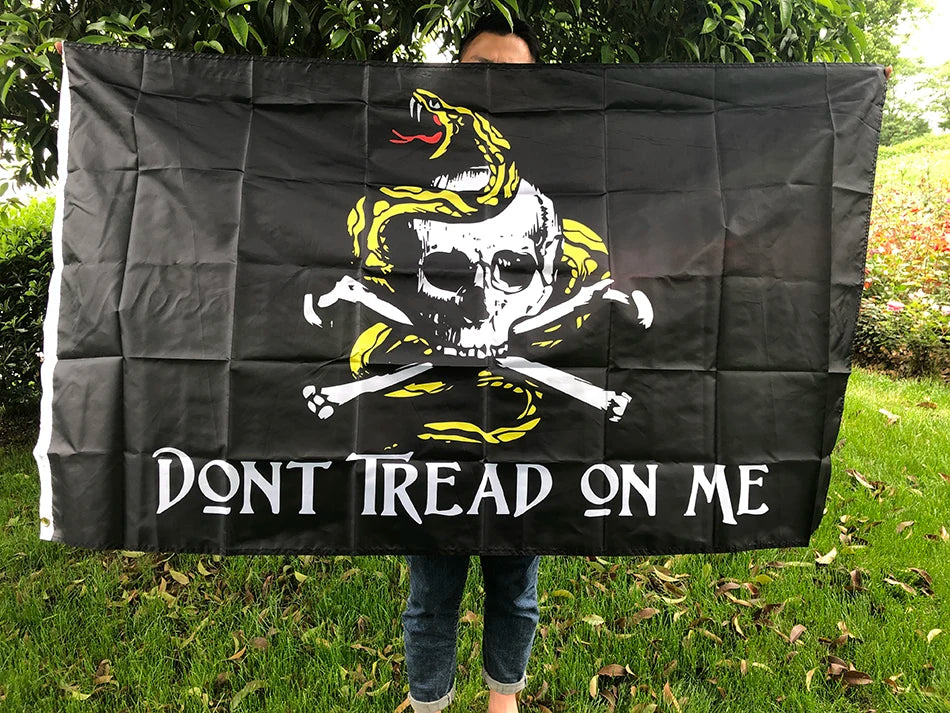Drapeau "Don't Tread on Me" (Gadsden) – 90x150 cm – Polyester – Bannière Suspendue Tea Party – "Liberty or Death" avec Serpent à sonnette BLACKBEARD OUTDOOR INDUSTRIES