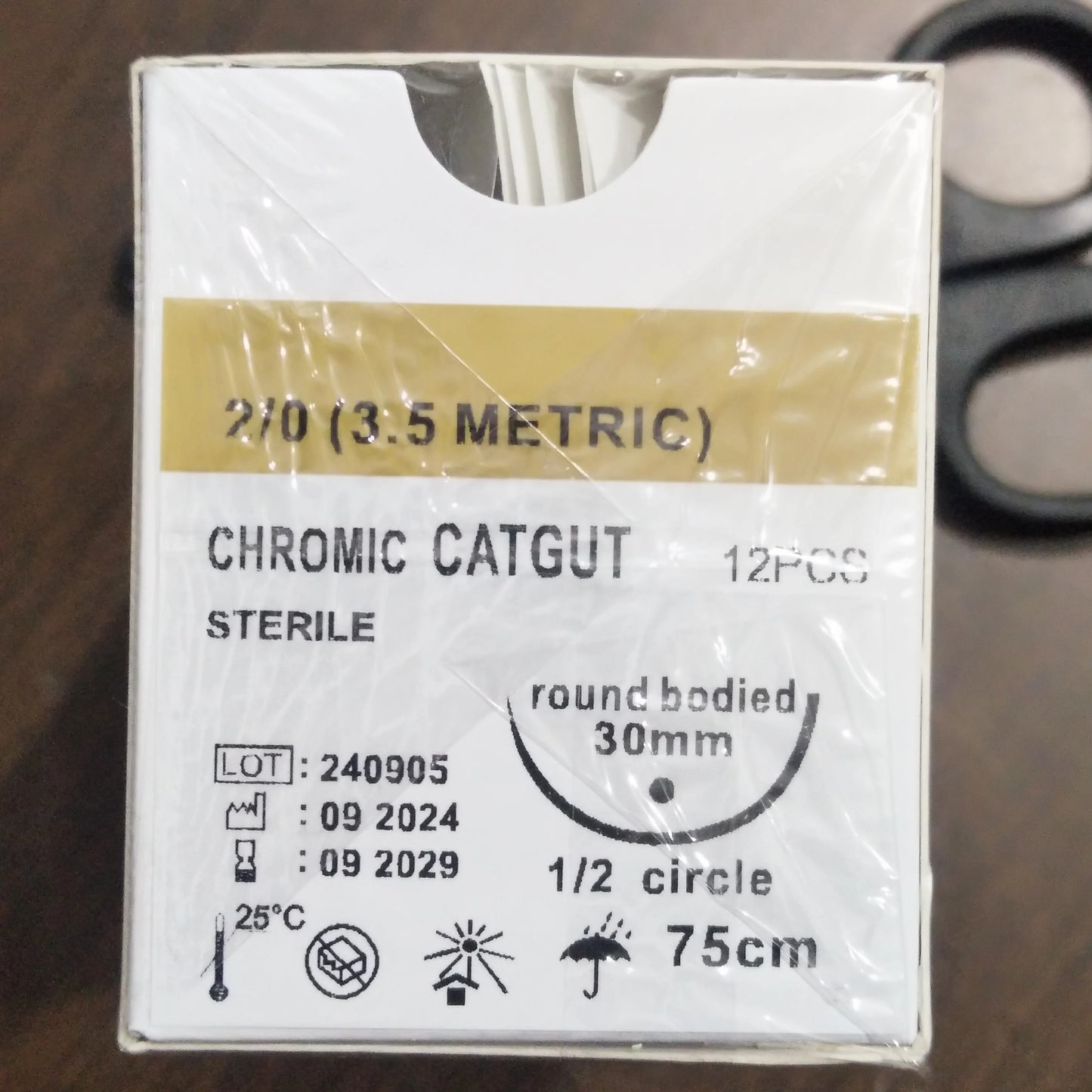 Fil de Suture Vétérinaire Stérile – Absorbable & Non Absorbable – Chats & Chiens – Vicryl, Catgut, Nylon, Soie 0 à 6-0