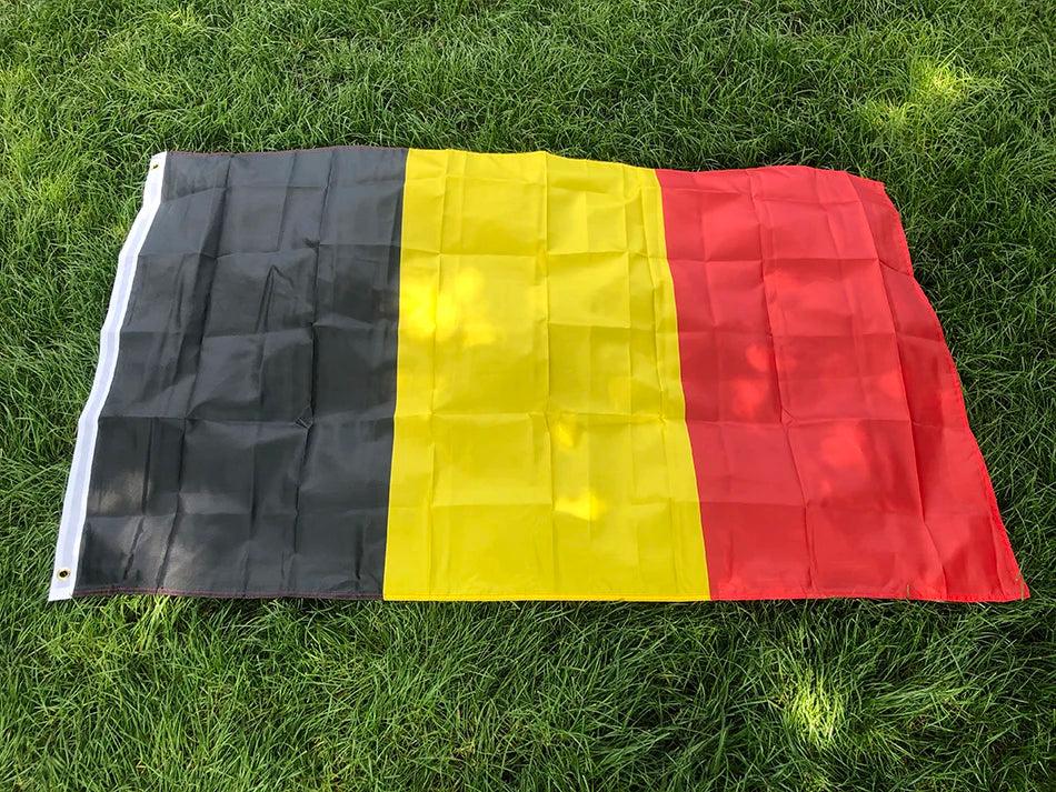 Drapeau de la Belgique 90x150 cm – Bannière en Polyester (Suspension intérieure/extérieur) BLACKBEARD OUTDOOR INDUSTRIES