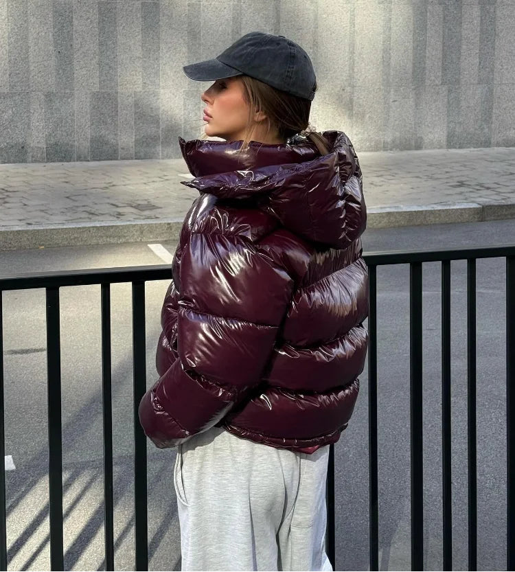 Doudoune brillante femme à capuche – Coupe courte matelassée