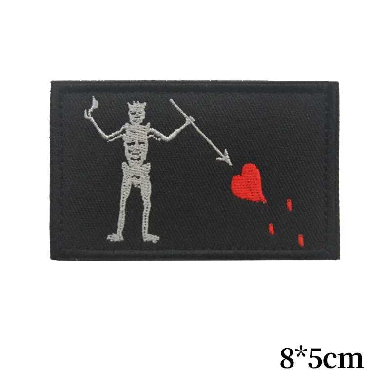 Patch Drapeau Pirate Barbe Noire IR Réfléchissant – Tactique Militaire Hook & Loop, 11 Modèles - BLACKBEARD OUTDOOR INDUSTRIES