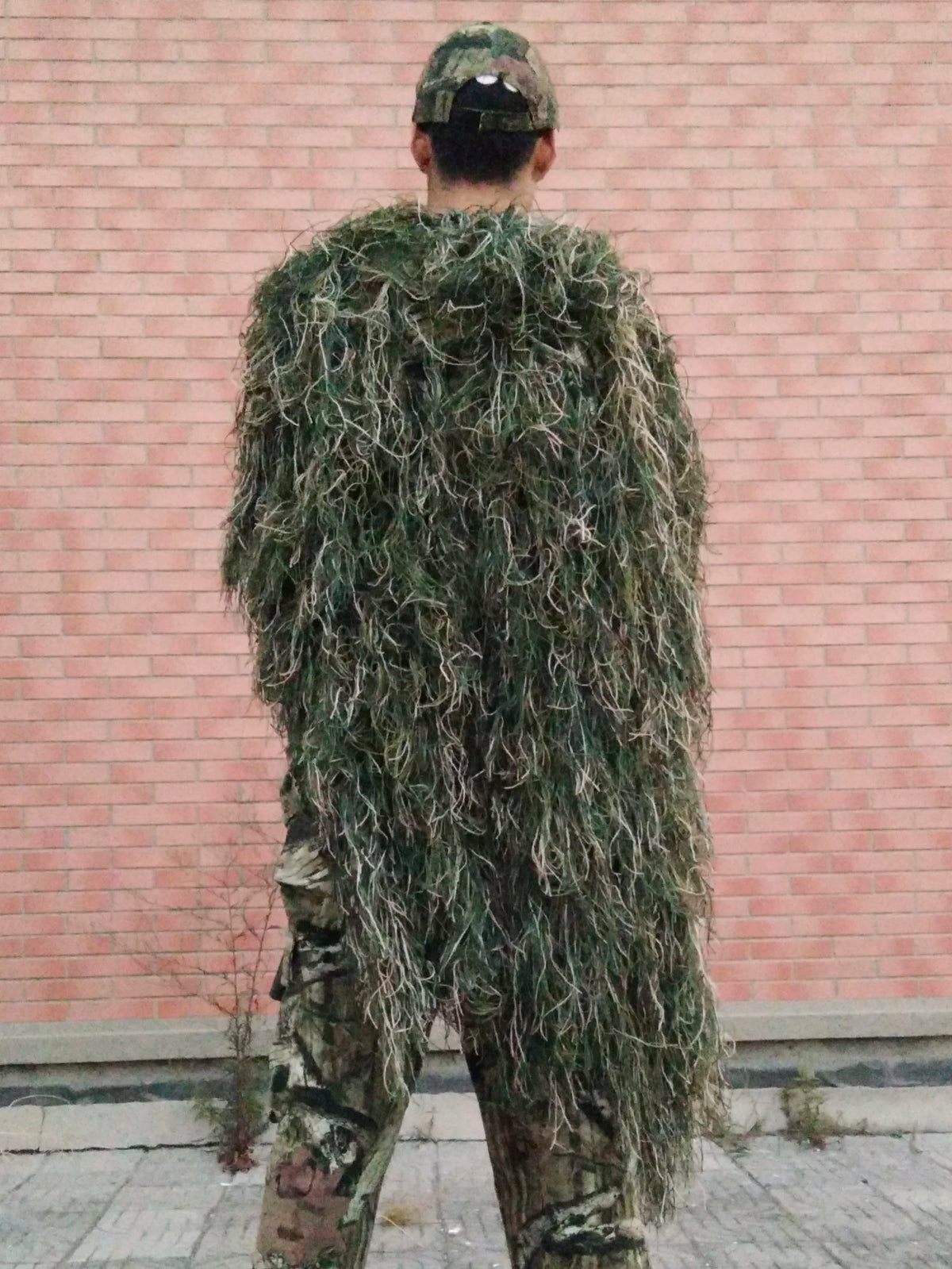 Cape Ghillie Camouflage Tricotée Main 80x90 cm – Chapeau et Poncho de Chasse Mixte