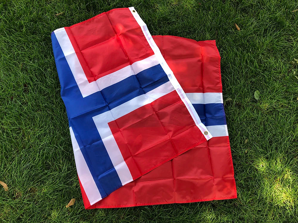 Drapeau de la Norvège – 90x150 cm – Drapeau National Norvégien en Polyester – Décoration Intérieure et Extérieure BLACKBEARD OUTDOOR INDUSTRIES