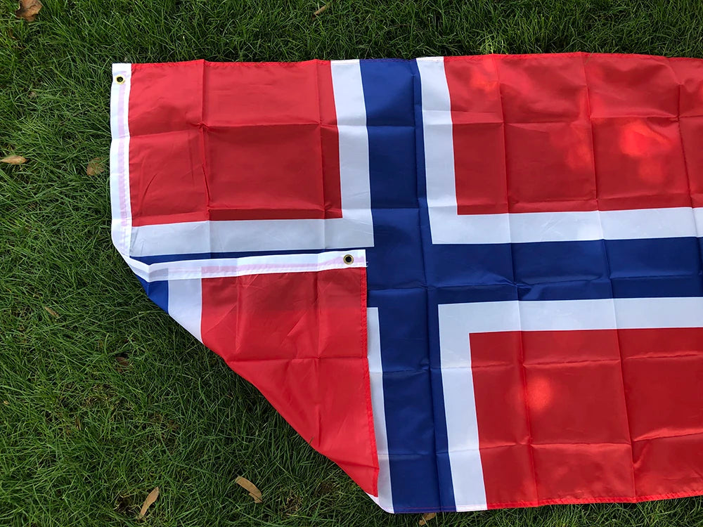 Drapeau de la Norvège – 90x150 cm – Drapeau National Norvégien en Polyester – Décoration Intérieure et Extérieure BLACKBEARD OUTDOOR INDUSTRIES