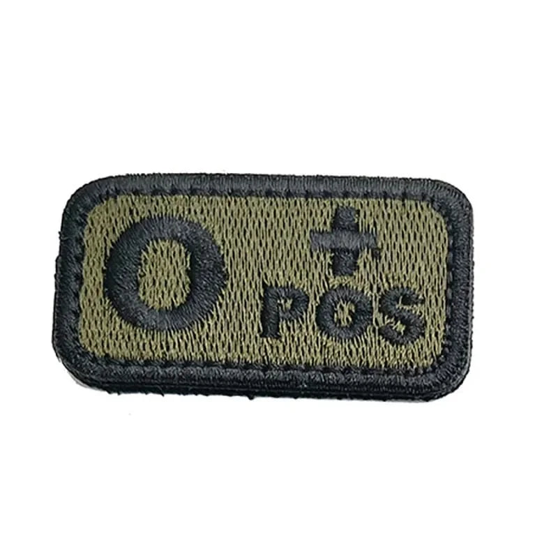 Écusson Groupe Sanguin 2,5 × 5 cm – Patch Tactique Brodé avec Velcro A/B/AB/O Pos-Neg - BLACKBEARD OUTDOOR INDUSTRIES