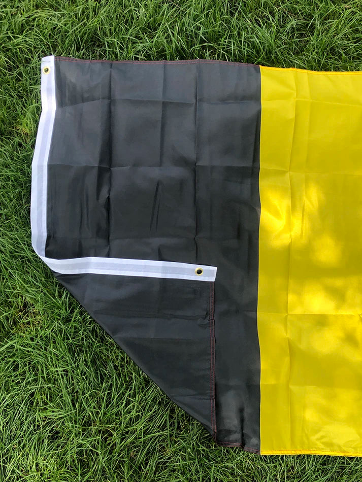 Drapeau de la Belgique 90x150 cm – Bannière en Polyester (Suspension intérieure/extérieur) BLACKBEARD OUTDOOR INDUSTRIES