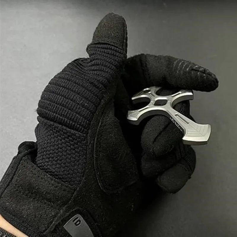 Collier de Protection de Sécurité avec Pendentif Croix - Outil d'Urgence et Défense Personnelle, Portable pour Briser Vitre - BLACKBEARD OUTDOOR INDUSTRIES