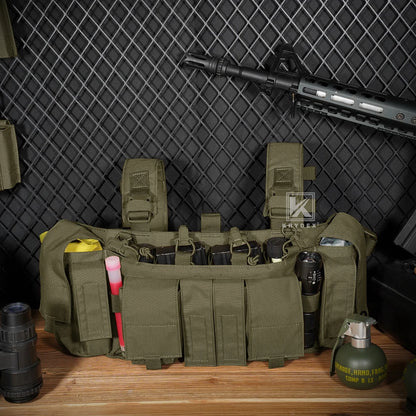 Chest rig tactique léger discret avec harnais en H, porte-chargeurs et poches radio
