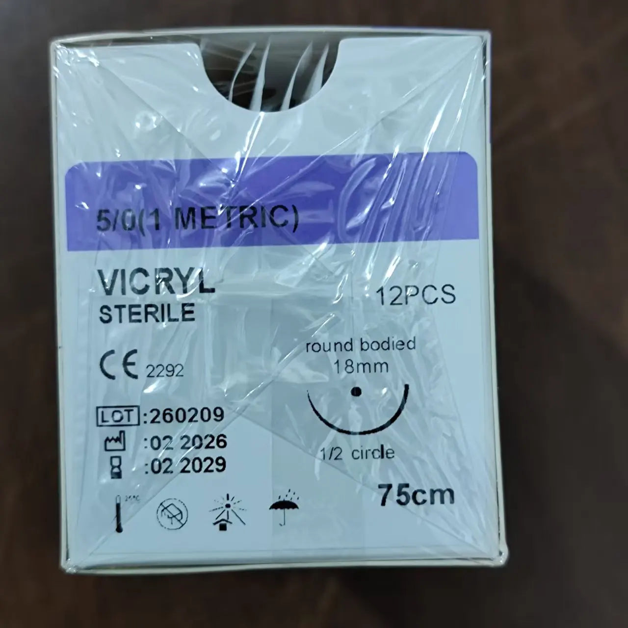 Fil de Suture Vétérinaire Stérile – Absorbable & Non Absorbable – Chats & Chiens – Vicryl, Catgut, Nylon, Soie 0 à 6-0