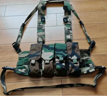 Chest rig léger quadruple porte-chargeurs