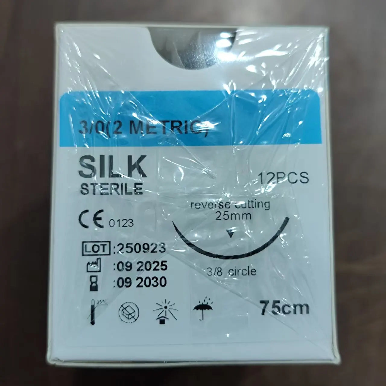 Fil de Suture Vétérinaire Stérile – Absorbable & Non Absorbable – Chats & Chiens – Vicryl, Catgut, Nylon, Soie 0 à 6-0