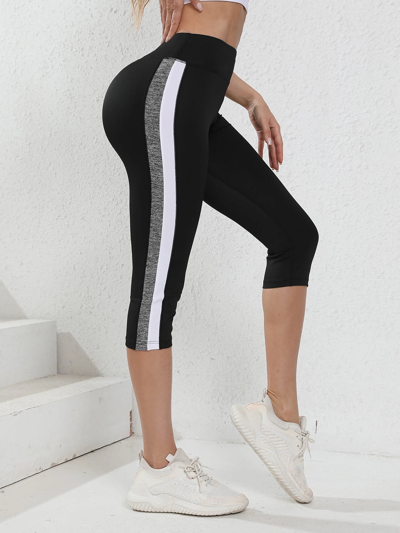 Legging Femme Capri Taille Haute – Yoga, Fitness et Contrôle du Ventre - BLACKBEARD OUTDOOR INDUSTRIES