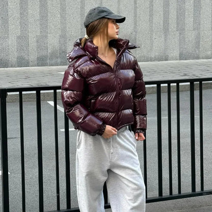 Doudoune brillante femme à capuche – Coupe courte matelassée